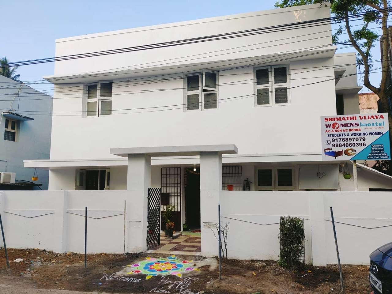 two-sharing-room-ladies-hostel-in-chennai